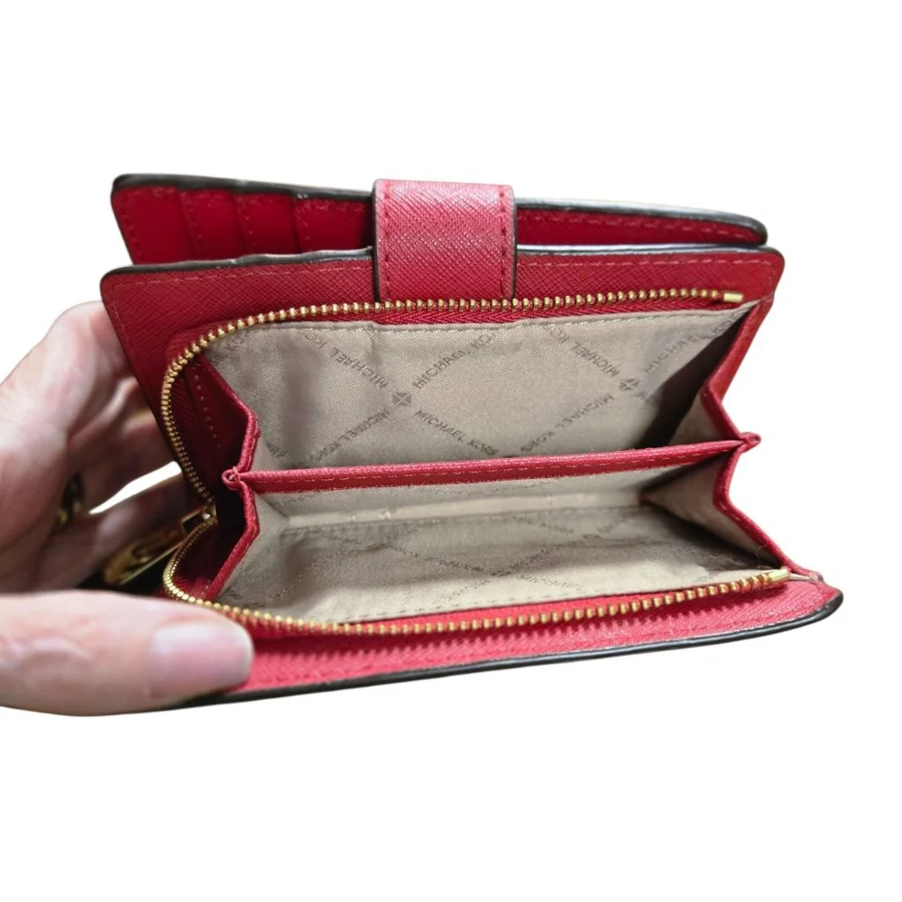 Michael Kors Jet Set Bifold Wallet Zippered Coin Leather Excellent Condition